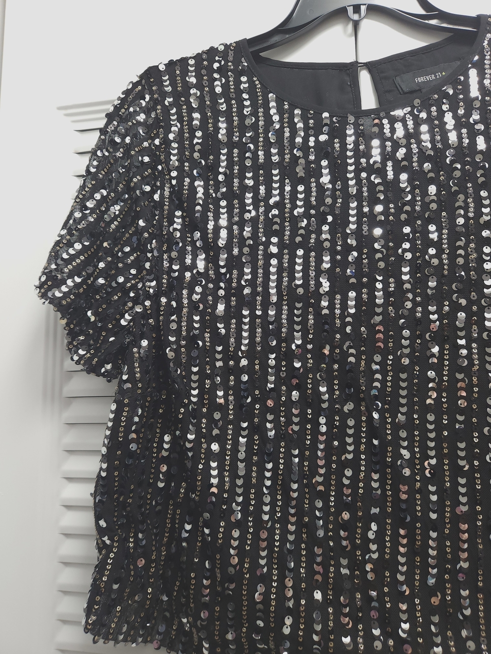 Forever 21+ Black Sequin Sparkle Top – Size 0X – Party & Going Out - Picture 3 of 5
